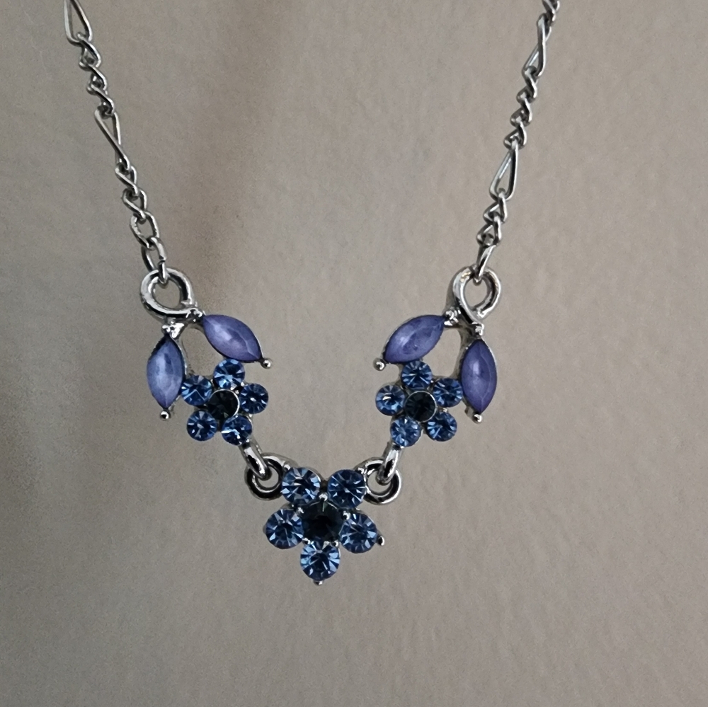 Vintage 1980s crystal necklace